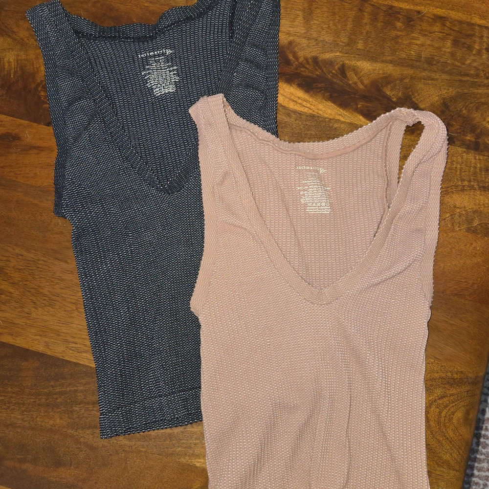 Ribbed V-Neck Tank Top - Pink